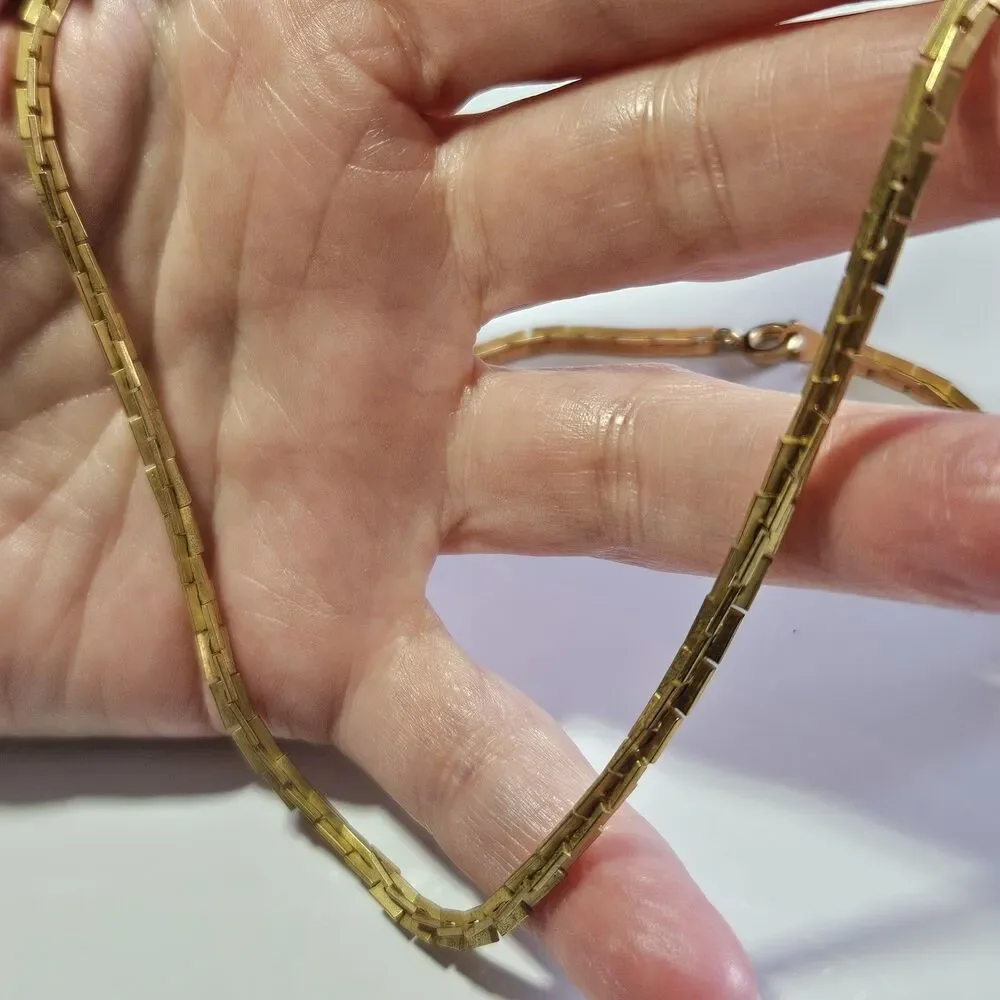 Gold Tone Chunky Chain Necklace 18